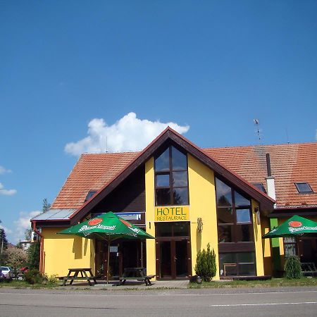 Restaurace Penzion Rafael Dlouhá Brtnice Eksteriør billede