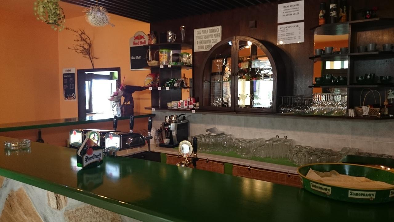 Restaurace Penzion Rafael Dlouhá Brtnice Eksteriør billede